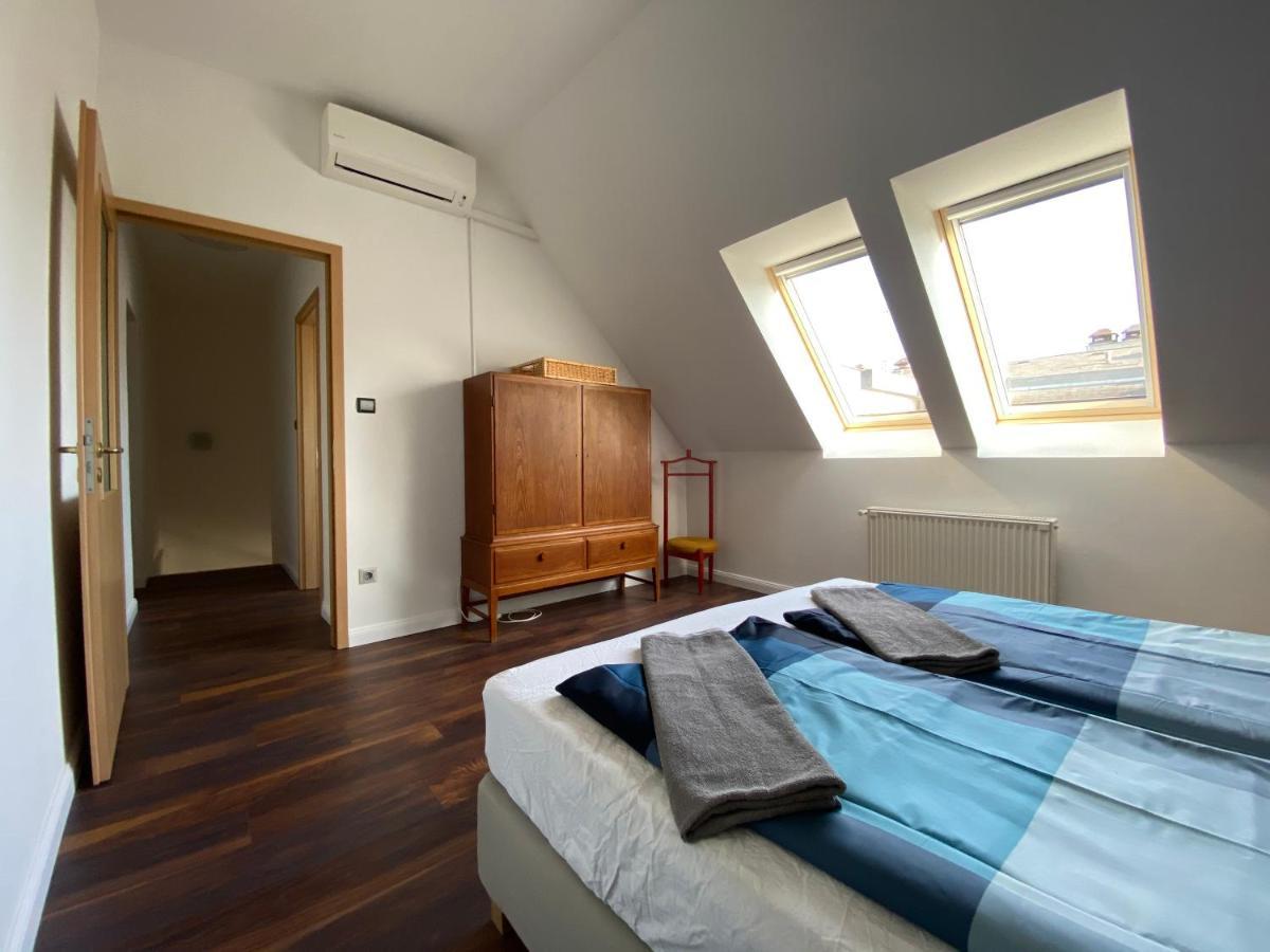 2 Bedroom 107 M2 Loft With Balcony Budapest Kültér fotó